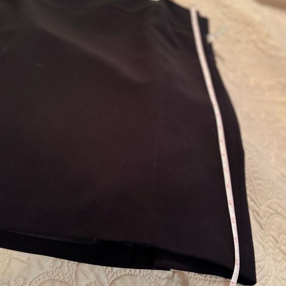 Chaus‎ Black skirt size 16. Back slits. Zipper and hook and eye on the side. - Picture 8 of 8